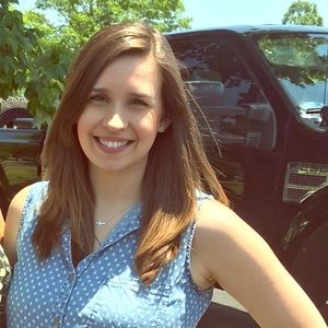 Meet your Posher, Nicole